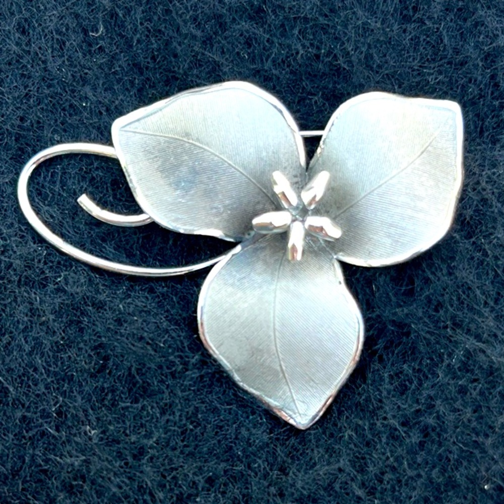 Bond Boyd Sterling Silver Trillium Flower Brooch Pin